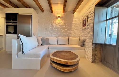 Naousa Apartment | Sand Key Villa 3 - Luxury apartment with a pool in Santa Maria, Paros