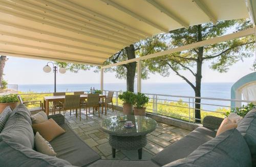 Sane House | Sani Beach Gallery Villa, your next family vacation!