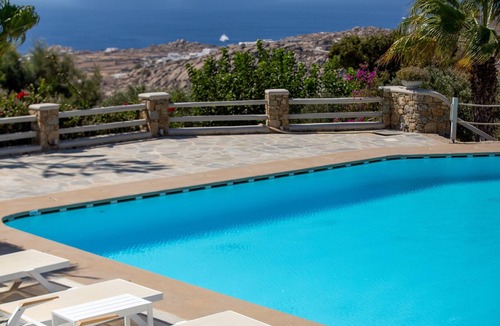 Plintri House | Scorpios Dream By Bestofmikonos Country House with Private Pool, Wi-Fi & Air Conditioning