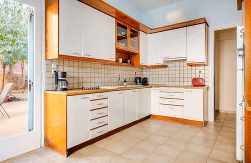 Nea Chora Villa | Sea Front 1 min walk to Shore Town House