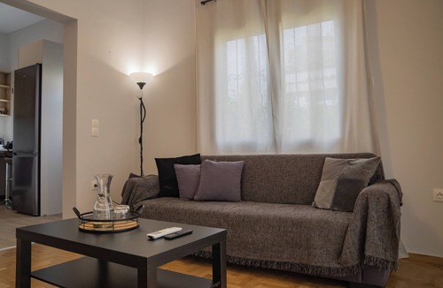 Palaio Faliro Apartment | Seaside Charm in Palaio Faliro – Walk to Beach & Cafés!