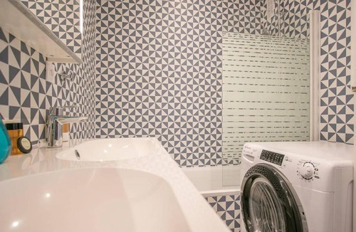 Deauville City Centre Apartment | Seventies