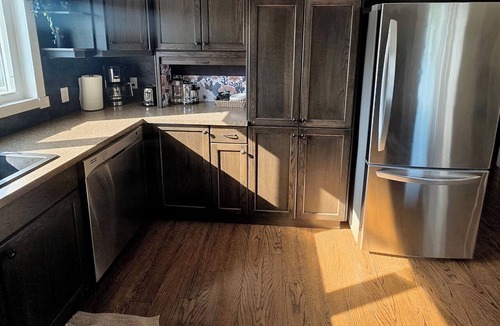 Markerville House | ○Small Town Pearl○ 2Level Hidden Gem Near RedDeer│1K+2Q│Private Yard│Firepit+BBQ