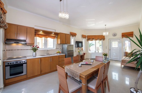 Kamisiana Apartment | Socrates Holidays Apt. 3 with Pool near the Beach