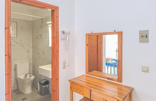 Sougia Apartment | Sougia Afrodite Rooms 1 with balcony
