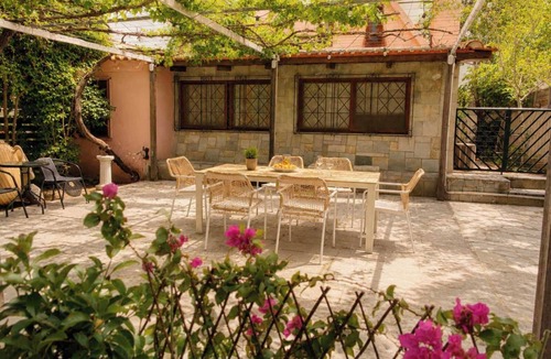Loutraki Apartment | Spacious Cozy 2BR Apartment in Loutraki with Courtyard,BBQ & Parking near Beach
