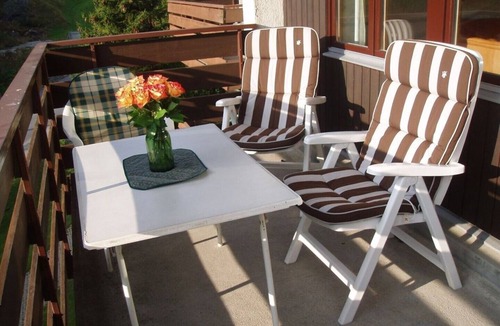 Davos-Dorf Apartment | Spacious studio for 1-3 people. with balcony, swimming pool and sauna, Davos-Dorf