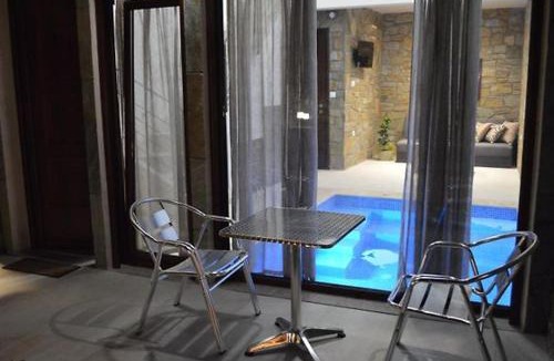 Pefkochori House | Stone Suites