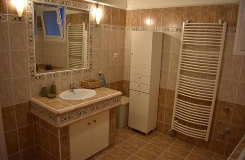 Naousa Apartment | Stravos Platanos Διαμέρισμα στην παραδοσιακή γειτονιά του Στραβού Πλάτανου