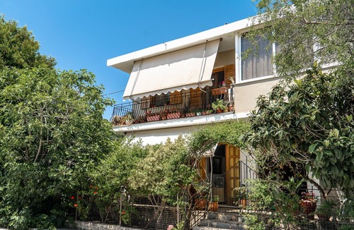 Kateleios Apartment | Studio Apartment 'Makis Family' with Private Terrace, Wi-Fi and Air Conditioning