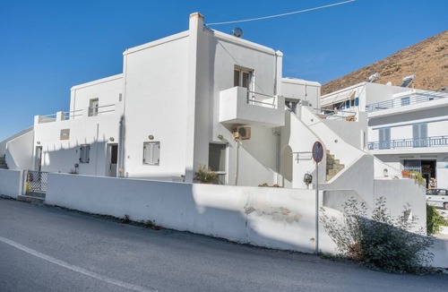 Merichas Apartment | Studio Apartment 'Merichas 7 Irida' with Mountain View, Wi-Fi and Air Conditioning