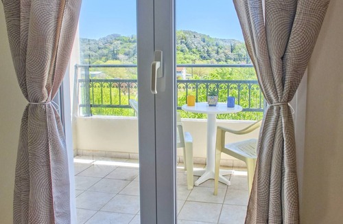 Sidari Apartment | Studio Apartment 'Vintage Resort 12' with Mountain View, Wi-Fi and Air Conditioning