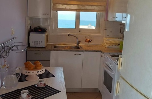 Xylokastro-Evrostina Apartment | Studio Apartment with Sea View and 2 Balconies