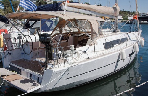 Nikita Boat Rental | Sun-Kissed Sailing: A Luxurious Beach Experience in Nikiti, Macedonia