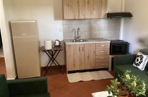 Thermaikos House | Sweet Home in Peraia Thermaikos – Ground Floor Retreat in a Green Estate