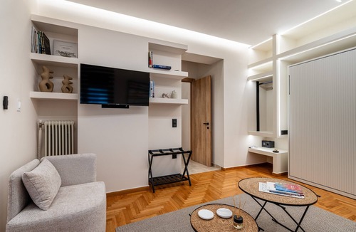 Pangrati Apartment | The Apex Boutique Apartment B1 with Balcony, Wi-Fi and Air Conditioning