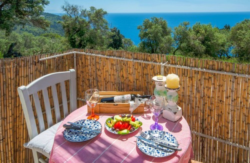Magazia Apartment | Thodoroulis in Paxi with 1 bedrooms and 1 bathrooms