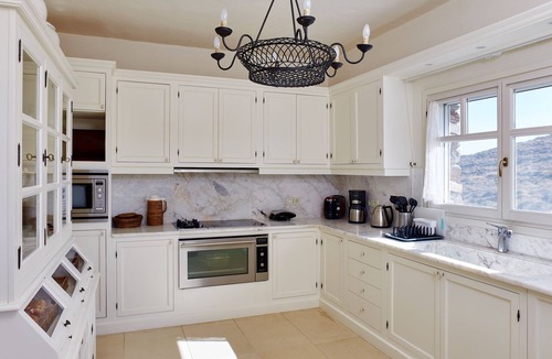 Vourkari Villa | Three Bay House-Luxurious Accommodation and Sea Views close to a Sandy Beach