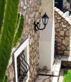Agios Petros House | Three Hearts