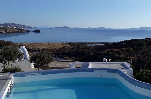 Houlakia House | Typical Mykonian House-Choulakia