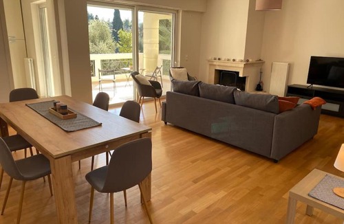 Khalandrion Apartment | Urban Apartment in Marousi with Rural View
