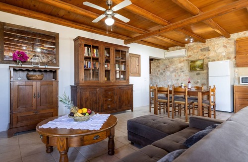 Porto Koukla House | Vardiola Houses - Traditional 3 Bedroom House