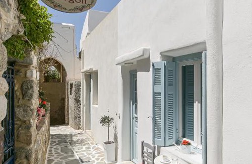 Old Town Naxos Apartment | Venetian Suites 3