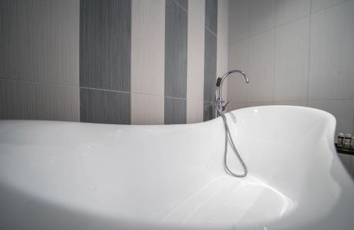 Kato Galatas Apartment | Villa Aiolos - Sea View, Gym and Sauna