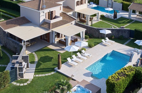 Dassia Villa | Villa Anna close to the sea with 4 bedrooms, private pool & outdoor jacuzzi.
