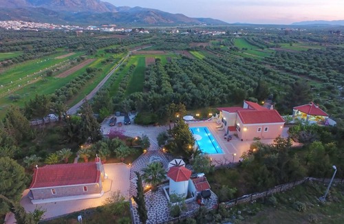 Kastelli Villa | Villa AnnaMaria wtih Swimming Pool