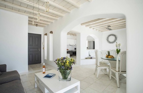 Houlakia Villa | Villa Apollonia with pool and sea view