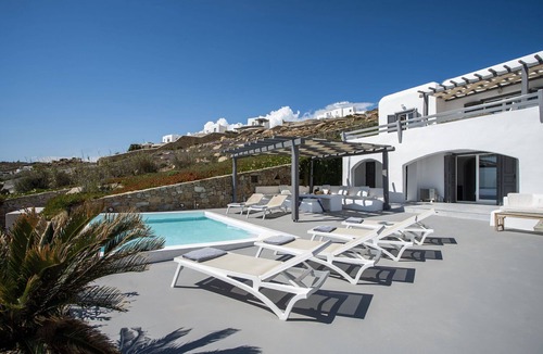 Houlakia Villa | Villa Apollonia with pool and sea view