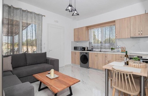 Haraki Villa | Villa Arti Charaki, Villa