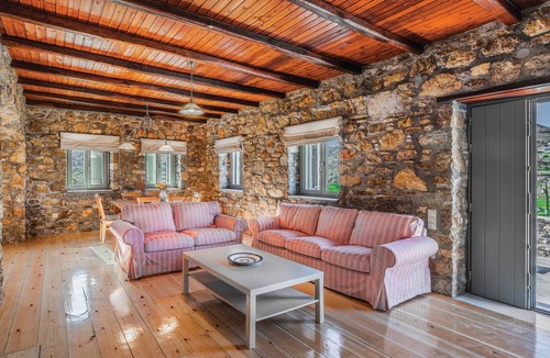 Ermoupoli Villa | VILLA AVRA AVROFILITO SYROS HOUSES