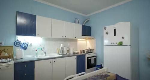 Nea Potidaia House | Villa Binos 3min to Beach