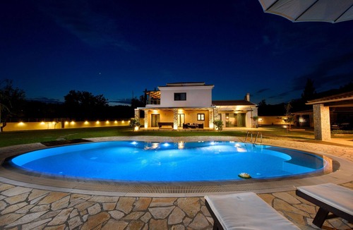 Dassia Villa | Villa Black & White Dassia