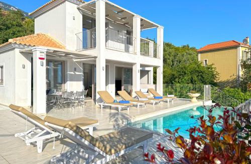 Mousata Villa | Villa Effi Lourdata