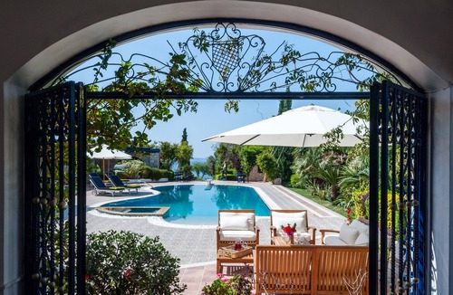 Pigadia House | Villa Elandra - Hydra Bay Resort: Private Beach & Boat Dock