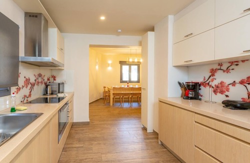 Petaleia Villa | Villa Eleanna - Six Bedroom Villa, Sleeps 14