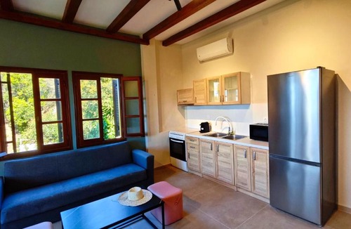Ouranoupoli House | Villa Elizabeth Apartments