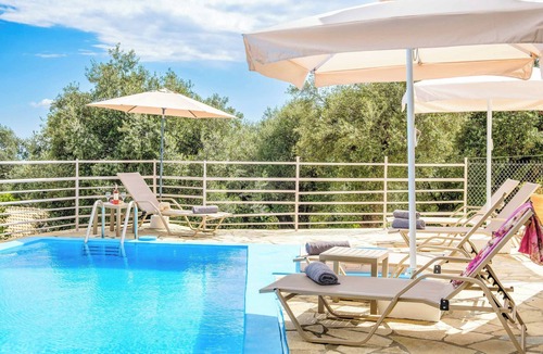 Pirgi Villa | Villa Elli Epavlis - Three Bedroom Villa, Sleeps 6