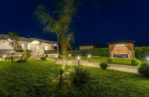 Theologos Villa | Villa Giota Luxury Living - Free Car & Private Jacuzzi