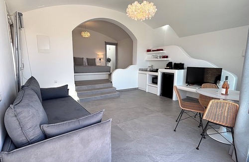 Kamari Villa | Villa Helionira
