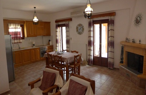 Axos Villa | Villa in Axos with Pool near Panormo Beach