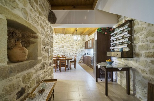 Melissourgakion Apartment | Villa Kaladare | Private Pool Villa in Crete | Sleeps 6 Peaceful - Relaxing Stay