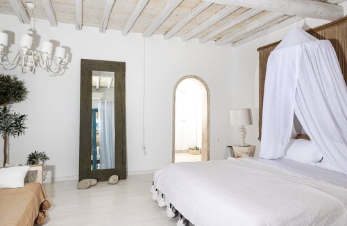 Xilokeratidi Villa | Villa Karkos - Private Boat Dock - Private Pool - Recently Renovated