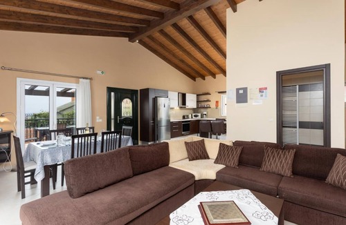 Katavolos Villa | Villa Konstantinos - Three Bedroom Villa, Sleeps 6