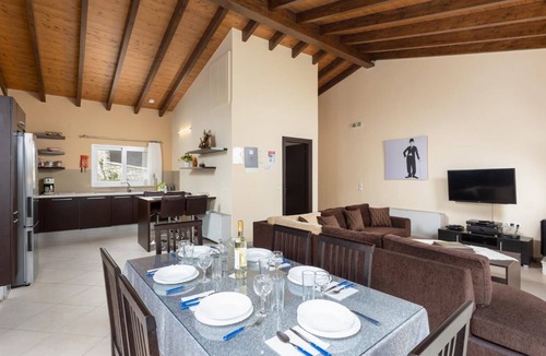 Katavolos Villa | Villa Konstantinos - Three Bedroom Villa, Sleeps 6