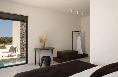 Skaleta Villa | Villa Livani, Prinos | Sleeps 12 | Heated Pool | Peaceful Countryside Retreat