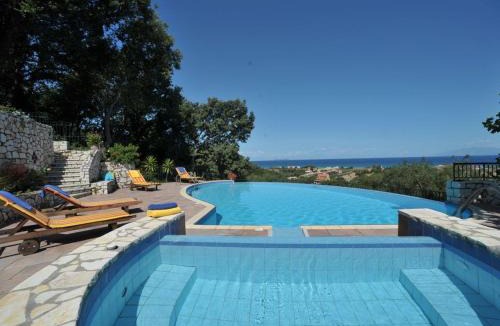 Almiros Beach Villa | Villa Melenia